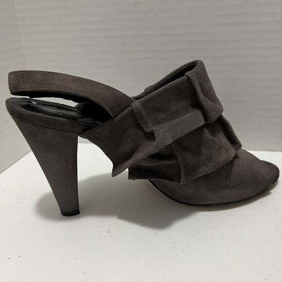 Tibi New York Women's Gray Suede Leather Ruffle High Heel Sandals Size 8.5 B - Picture 5 of 9